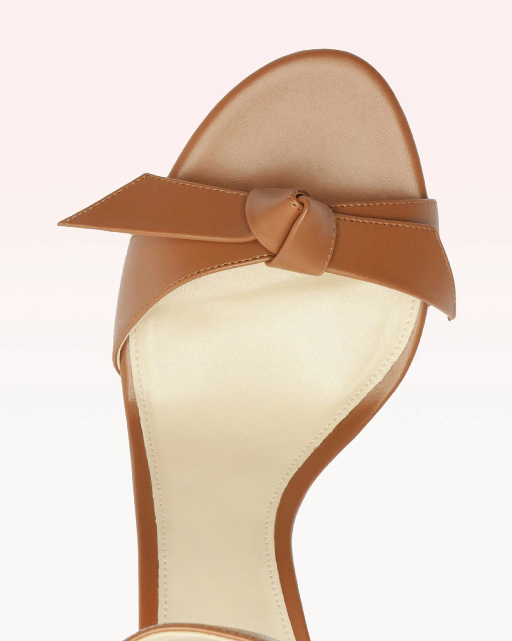 Clarita Buckle 85