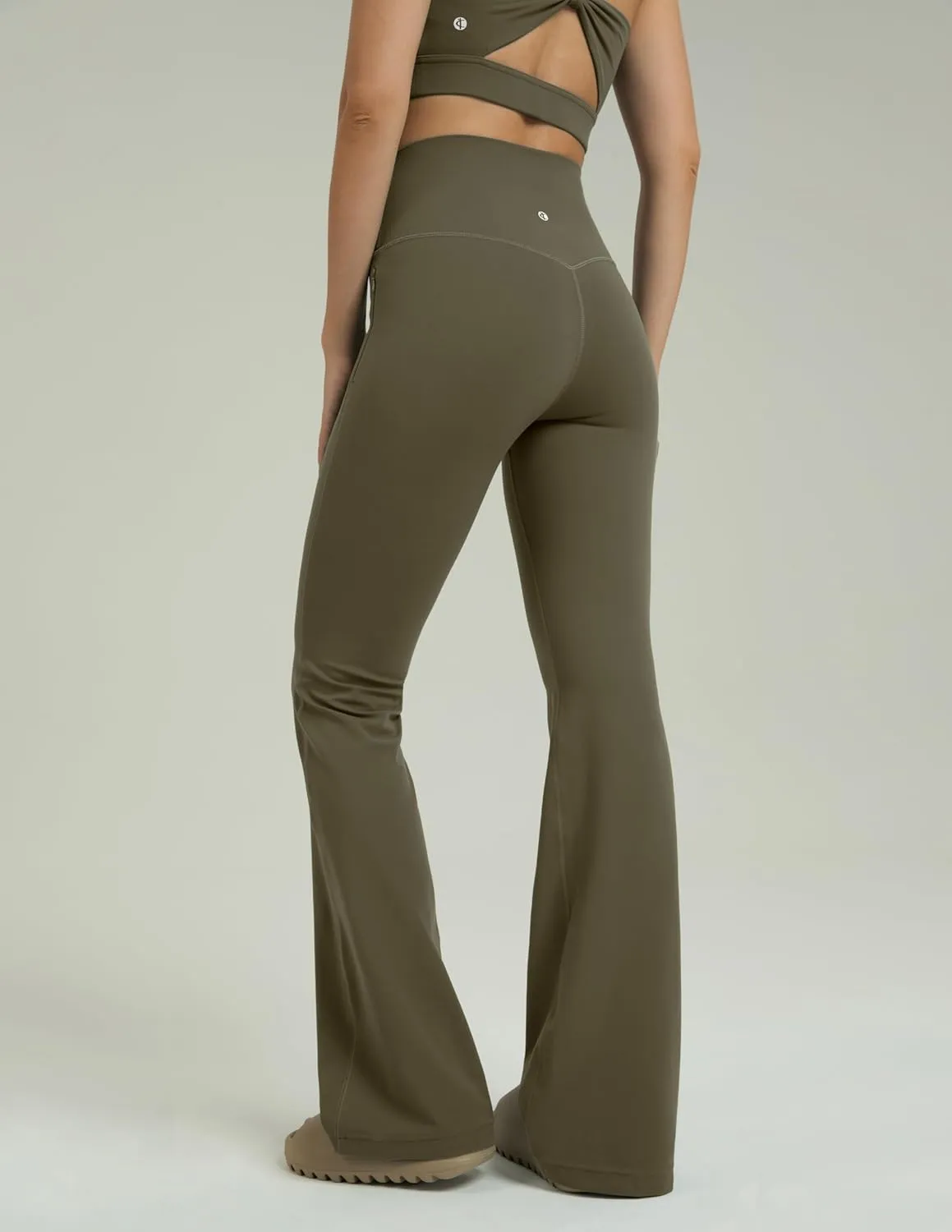 Colorfulkoala Women's Dreamlux High Waisted Flared Leggings with Zippered Pockets Wide Leg Yoga Pants 29.5" / 31.5" Inseam