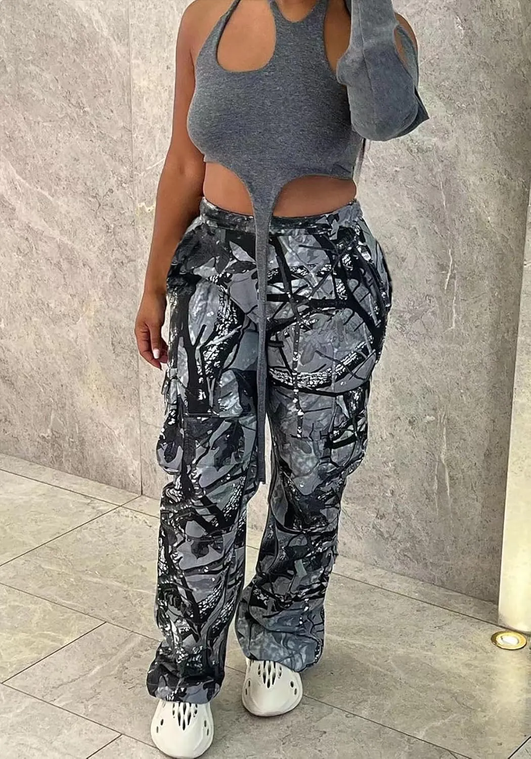 Vakkest Women's Oversized Camo Cargo Pants Jogger Trousers Workout Sweatpants Camouflage Army Fatigue with Pockets