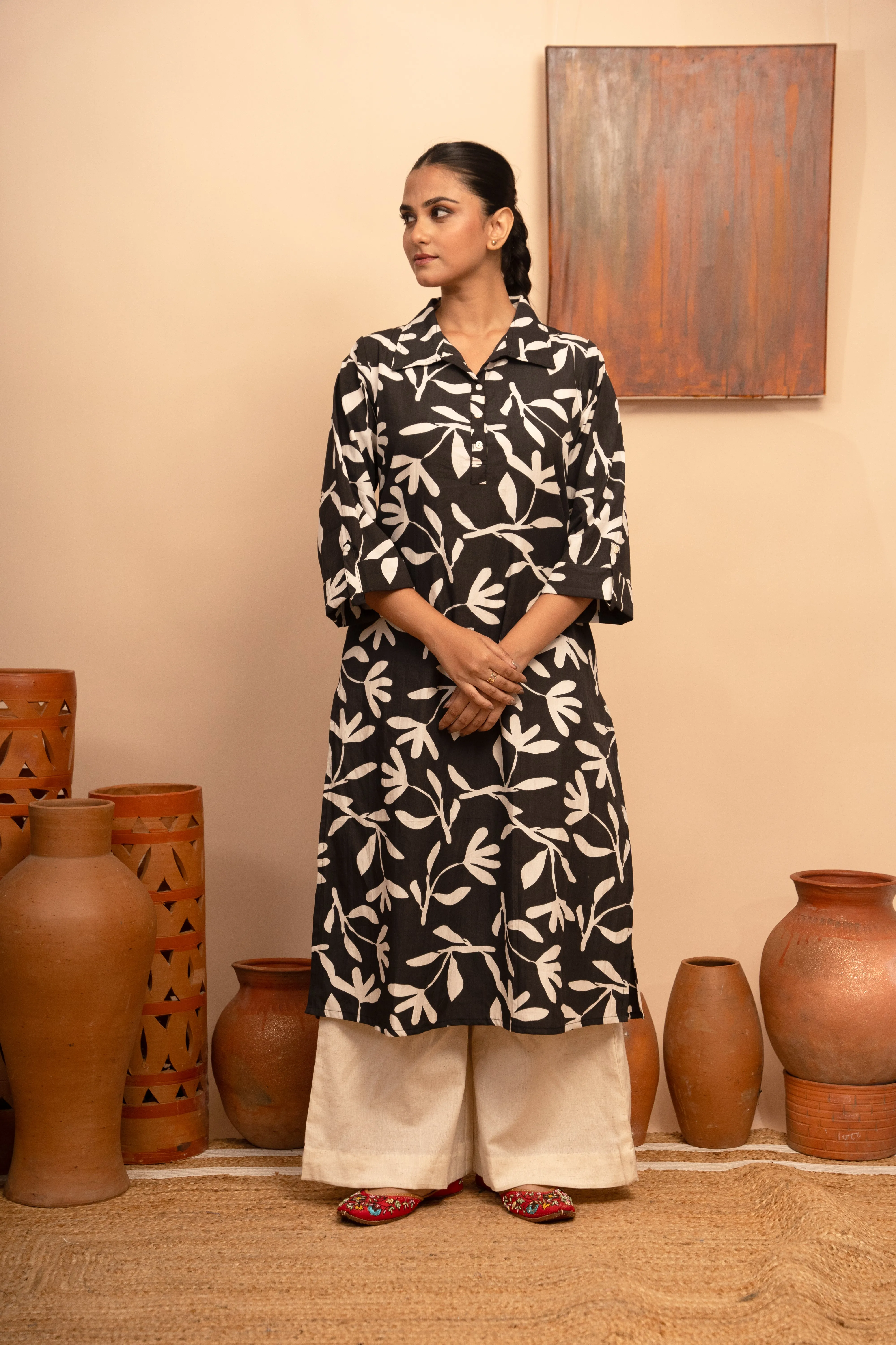 Womens Black Poplin Collar Neck Printed Regular Fit Kurta  Arya collection