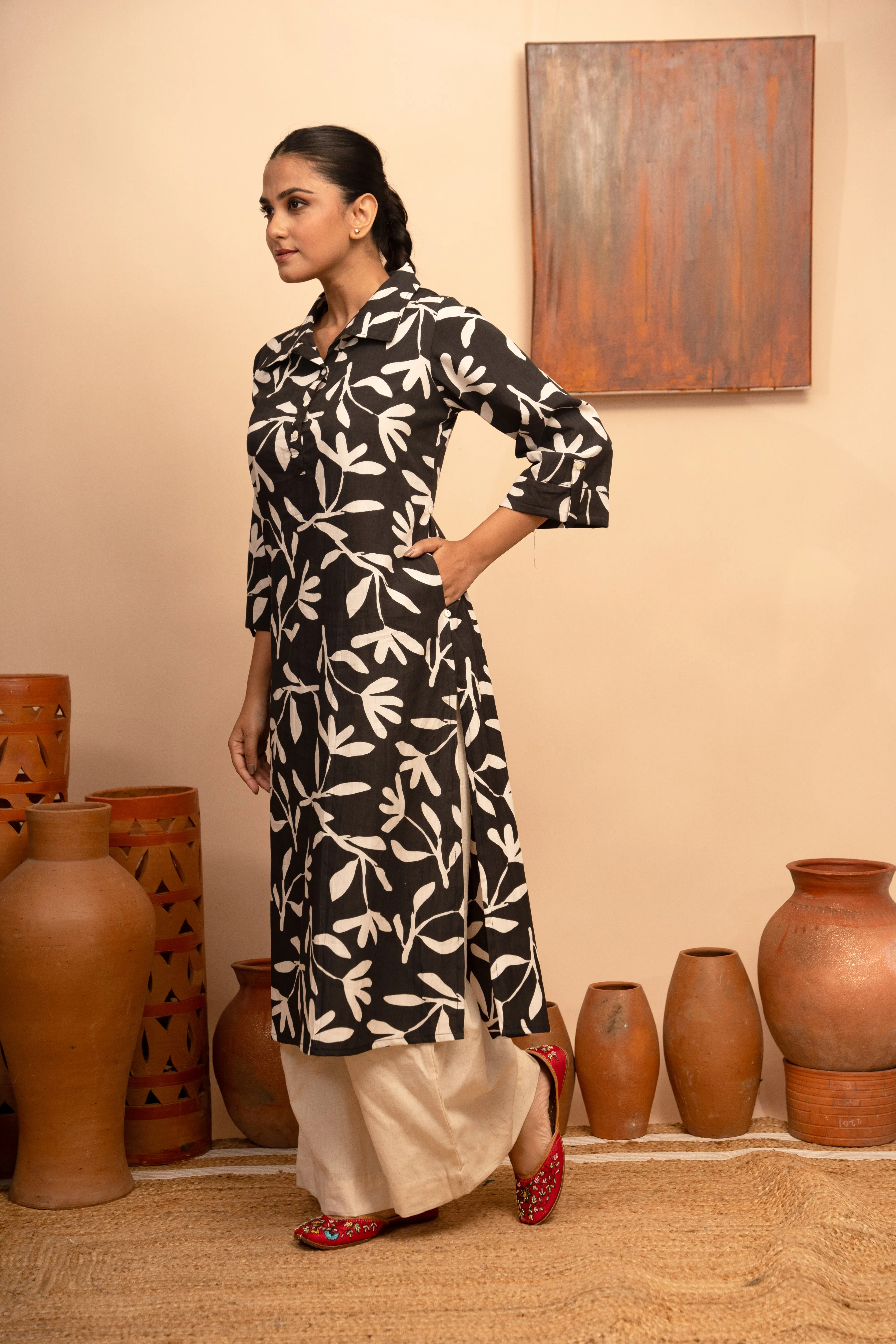 Womens Black Poplin Collar Neck Printed Regular Fit Kurta  Arya collection